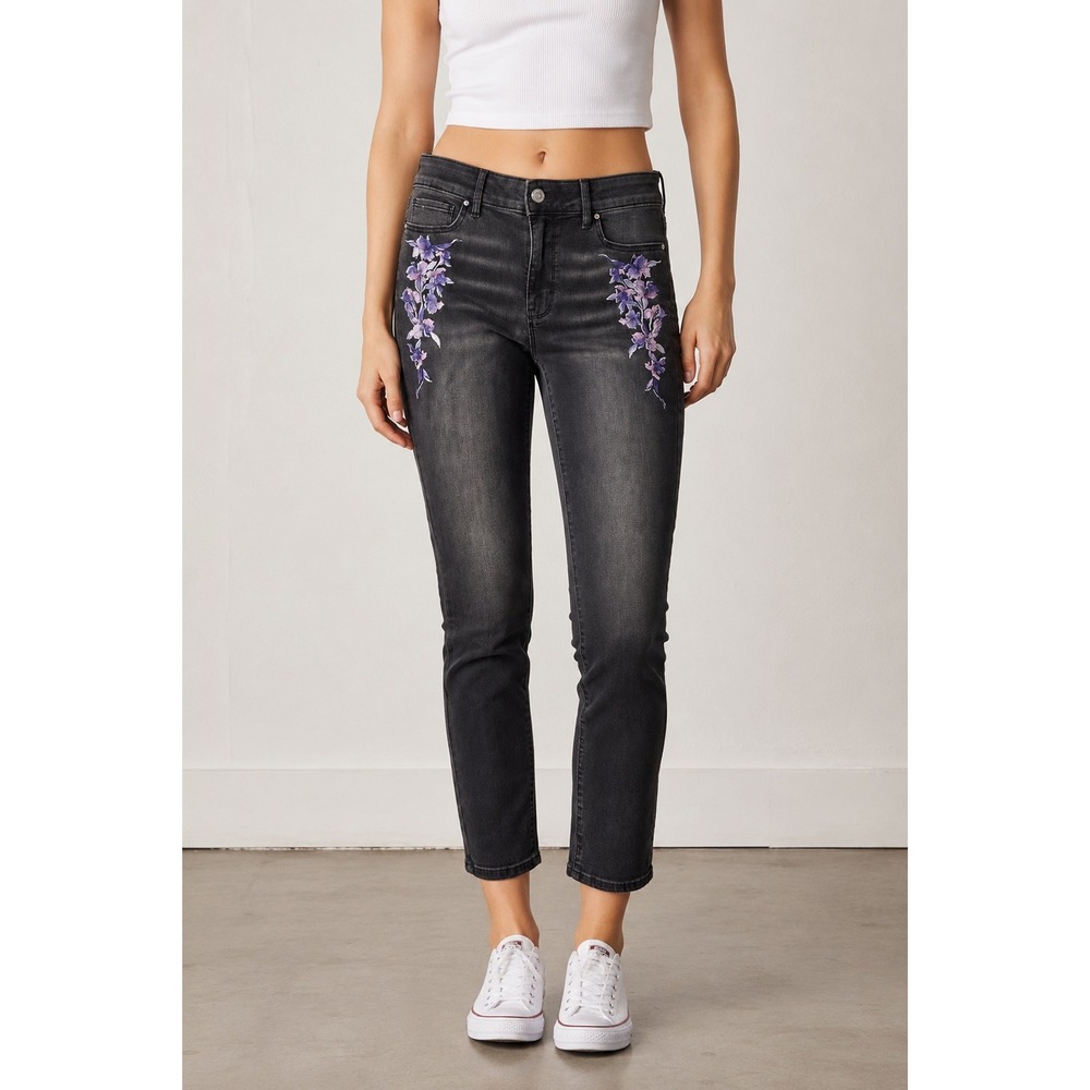 White House Black Market Black Wash Jeans 4 Floral Embroidery Elevated Basic